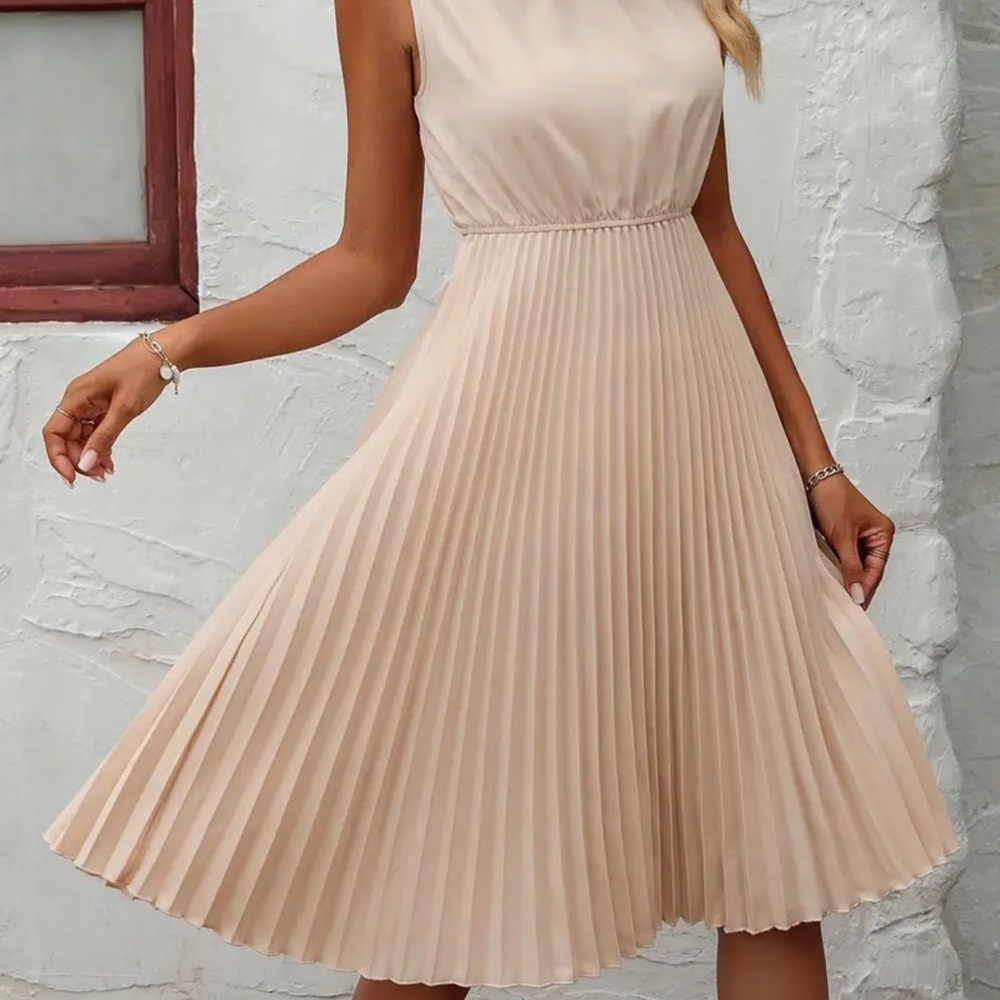 NWOT Stunning Apricot Pleated Midi Dress – Perfect for Summer Events Size XL - Picture 2 of 7
